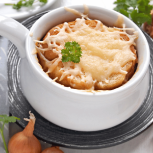 SOUPE À OIGNON GRATINÉE