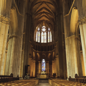 Interior da Catedral de Notre Dame de Reims 